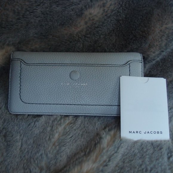 Marc Jacobs Handbags - Moving Sale💫 Marc Jacob Open Face Leather Wallet